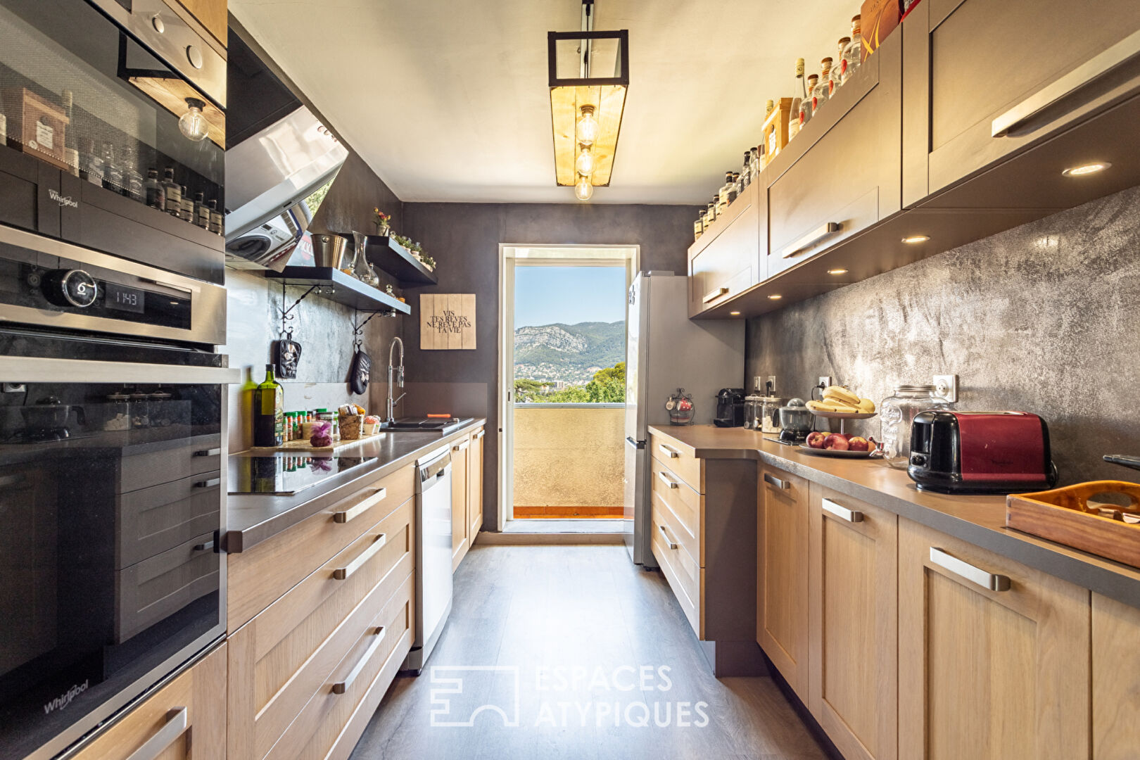 Top-floor duplex apartment near the sea in Cap Brun