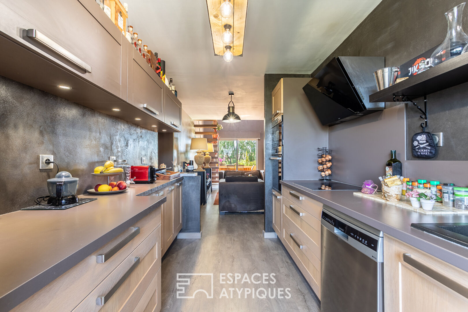 Top-floor duplex apartment near the sea in Cap Brun