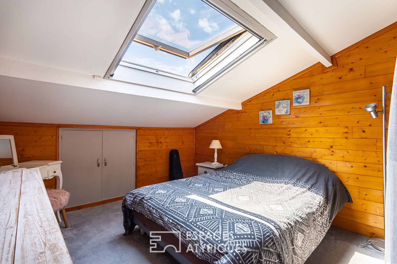 Top-floor duplex apartment near the sea in Cap Brun