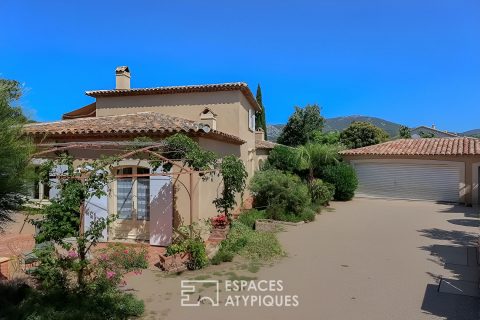 Architect’s house with paysager park, swimming pools and annexes