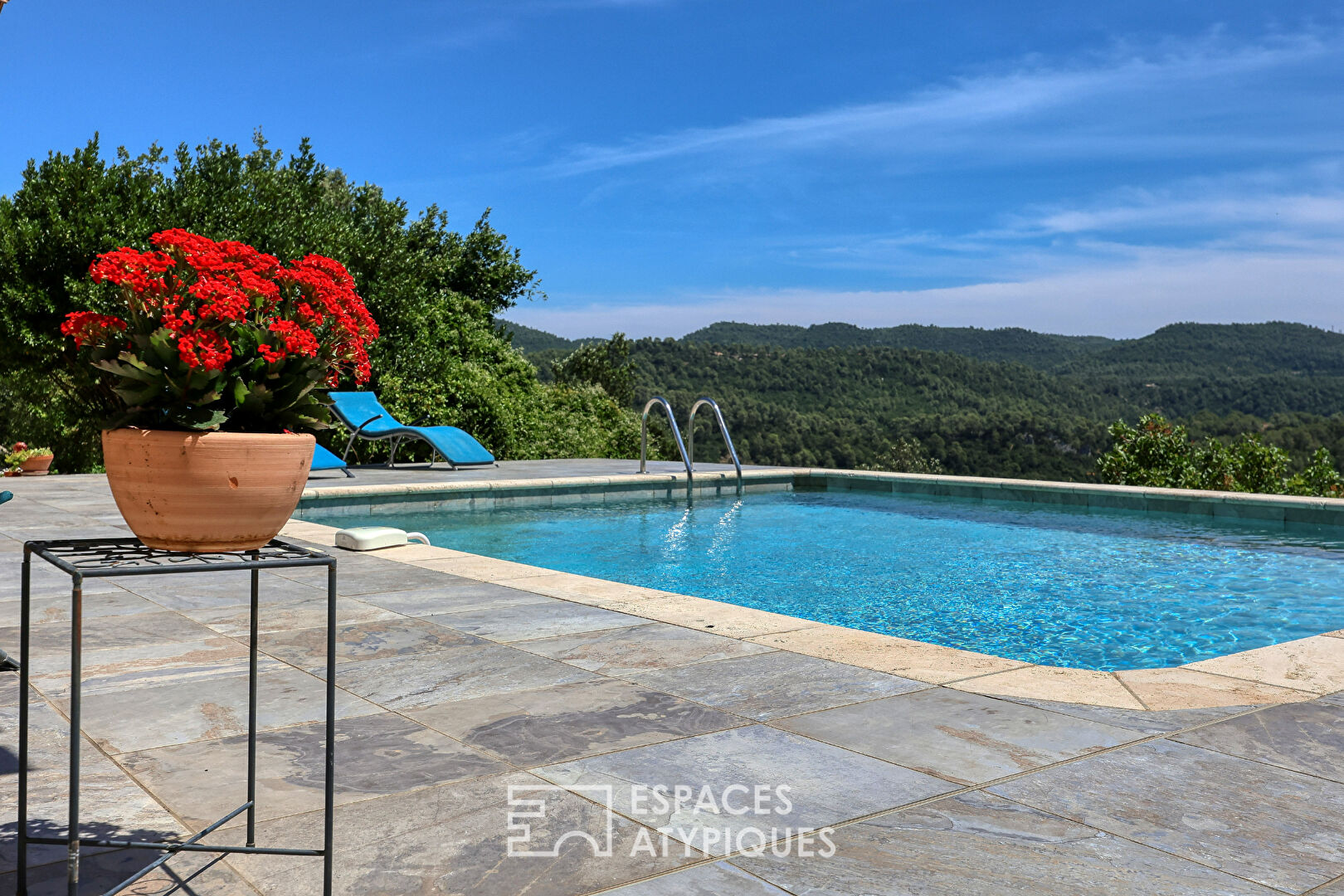 Maison contemporaine – vue contemplative