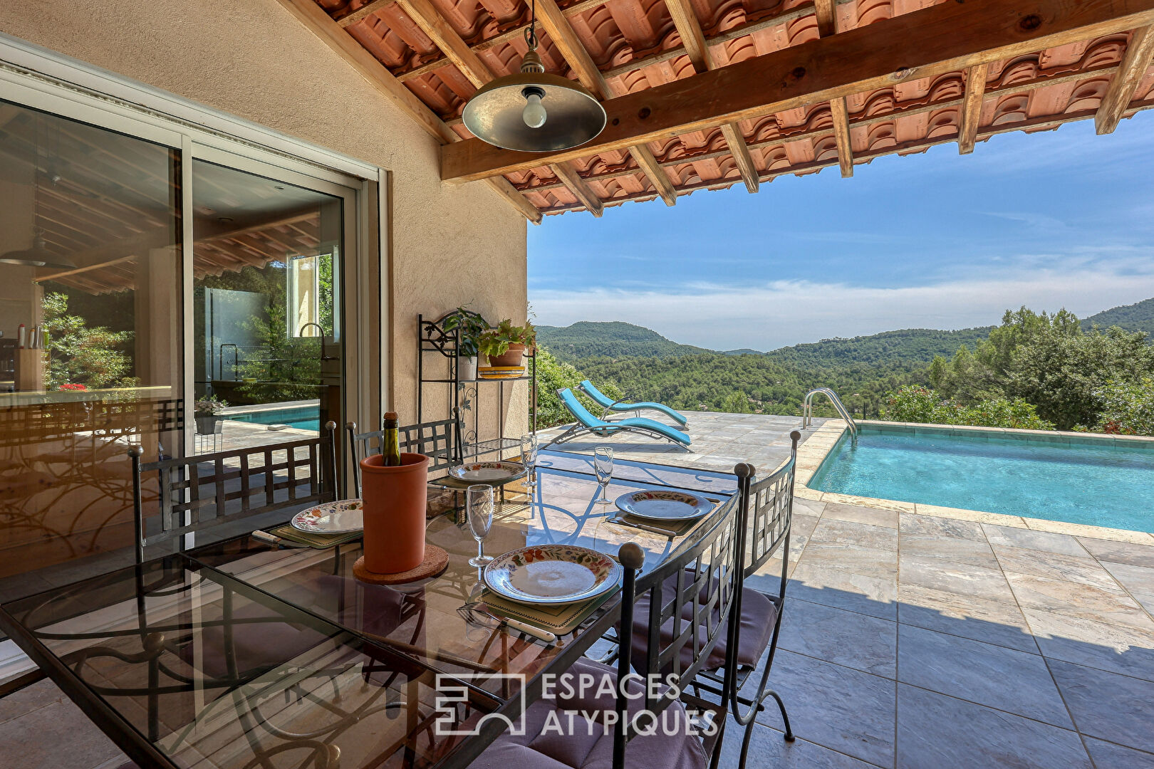 Maison contemporaine – vue contemplative