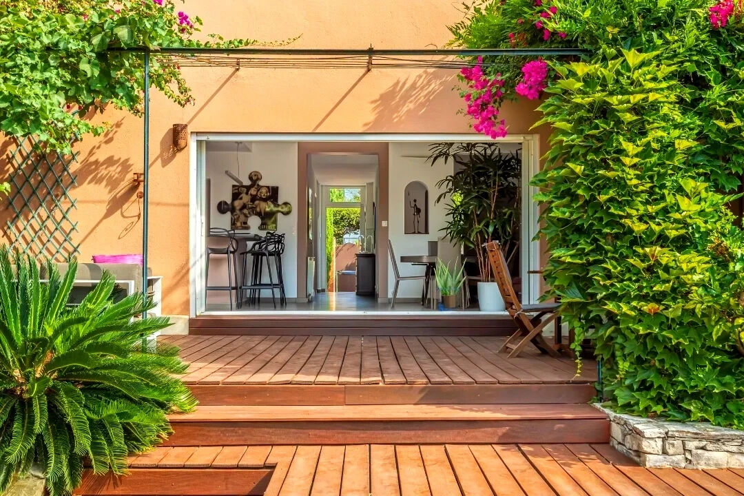 Propriété bourgeoise élégante avec jardin luxuriant au coeur de Hyères