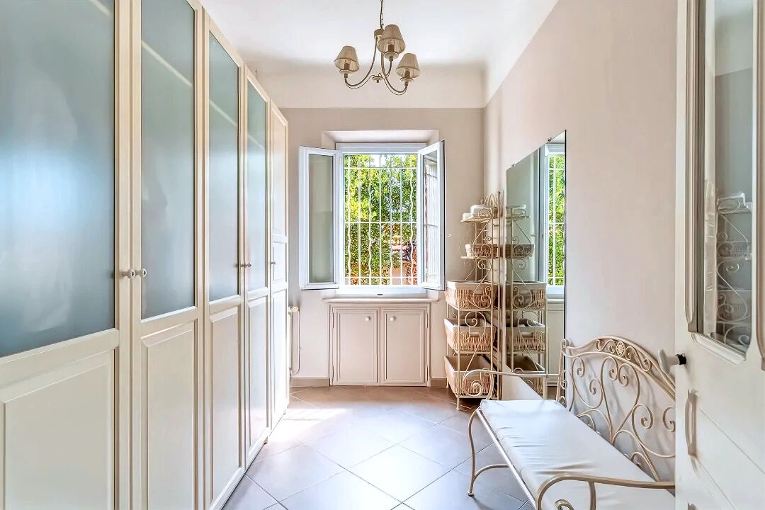 Propriété bourgeoise élégante avec jardin luxuriant au coeur de Hyères