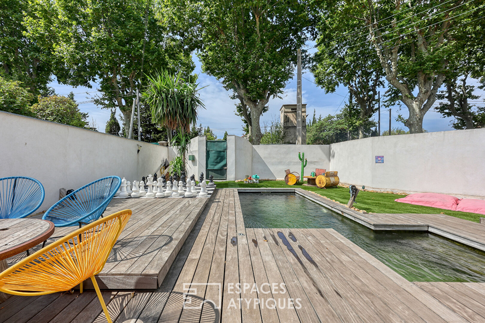 Villa au look vintage avec piscine