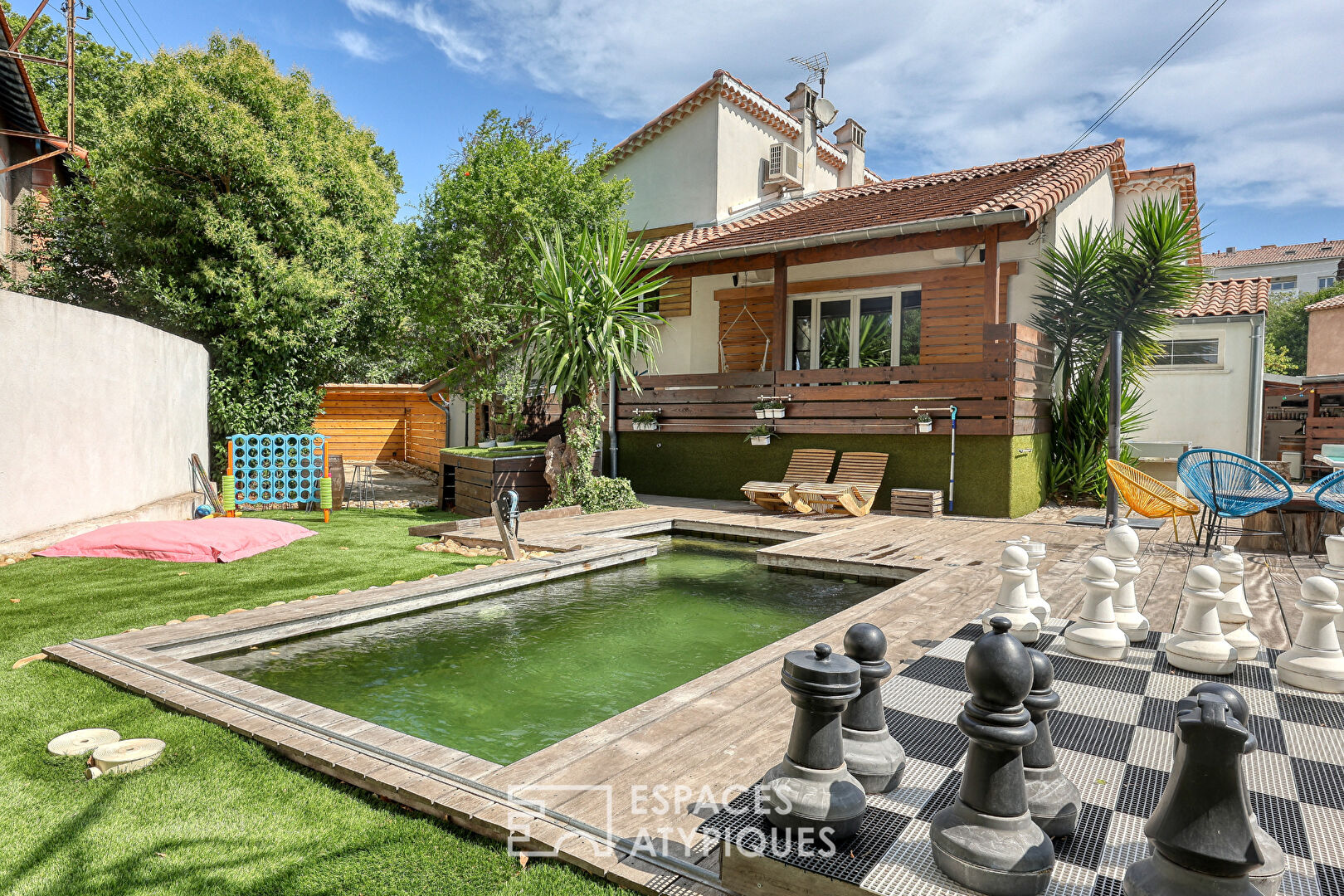 Villa au look vintage avec piscine