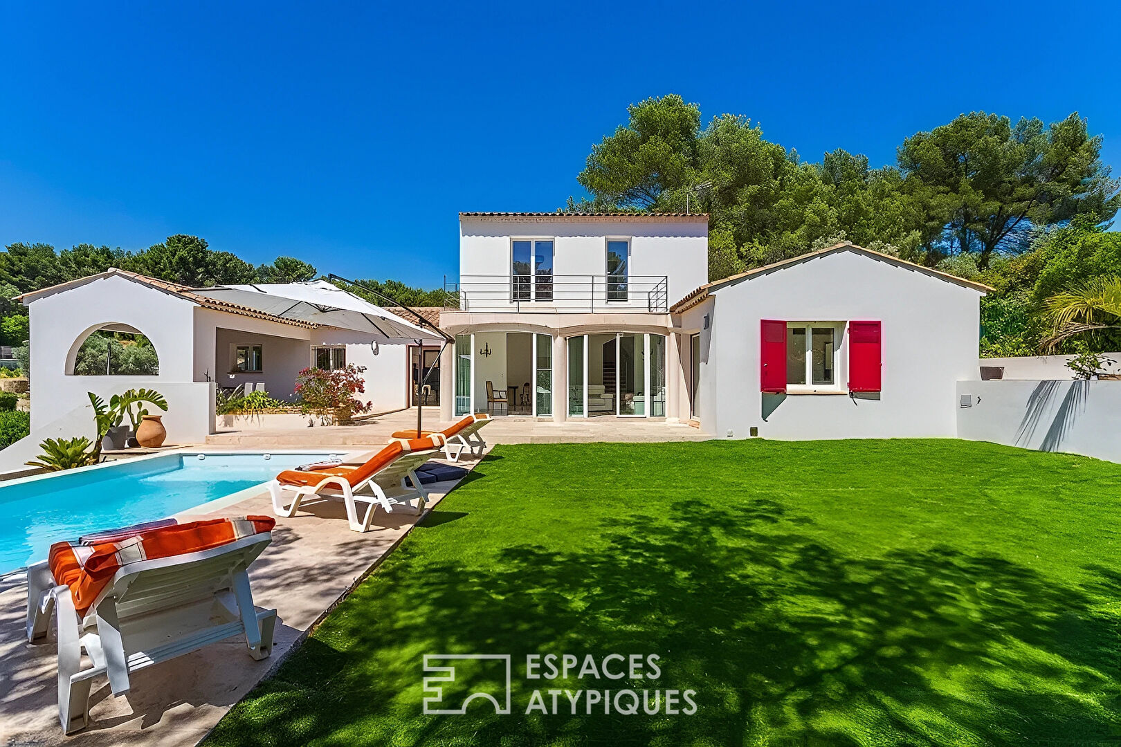 Renovated house with swimming pool and garden
