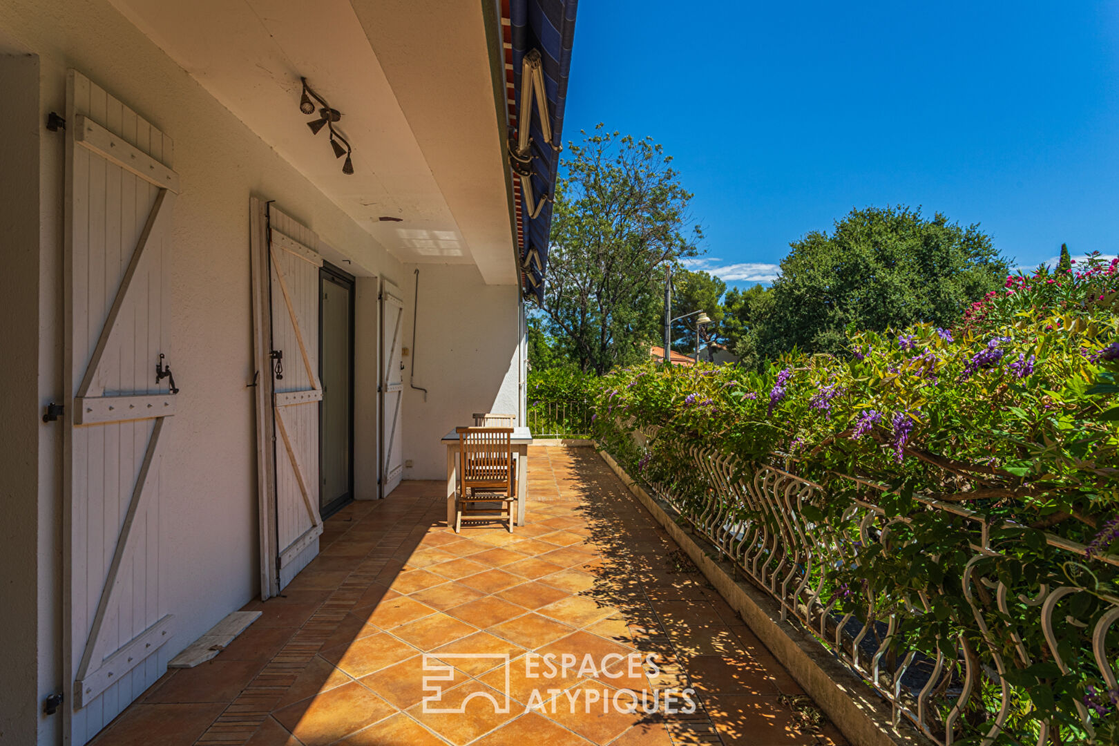 Maison familiale au calme, jardin arboré et potentiel piscine