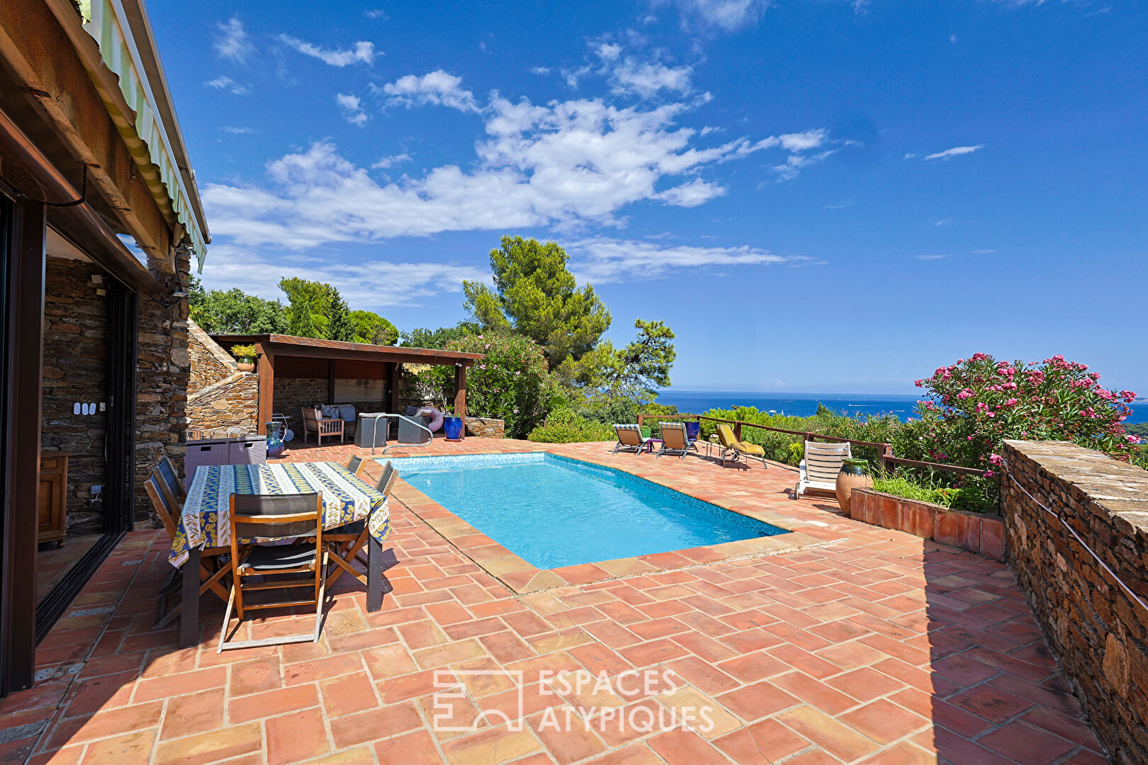Villa familiale au Gaou-Bénat vue mer