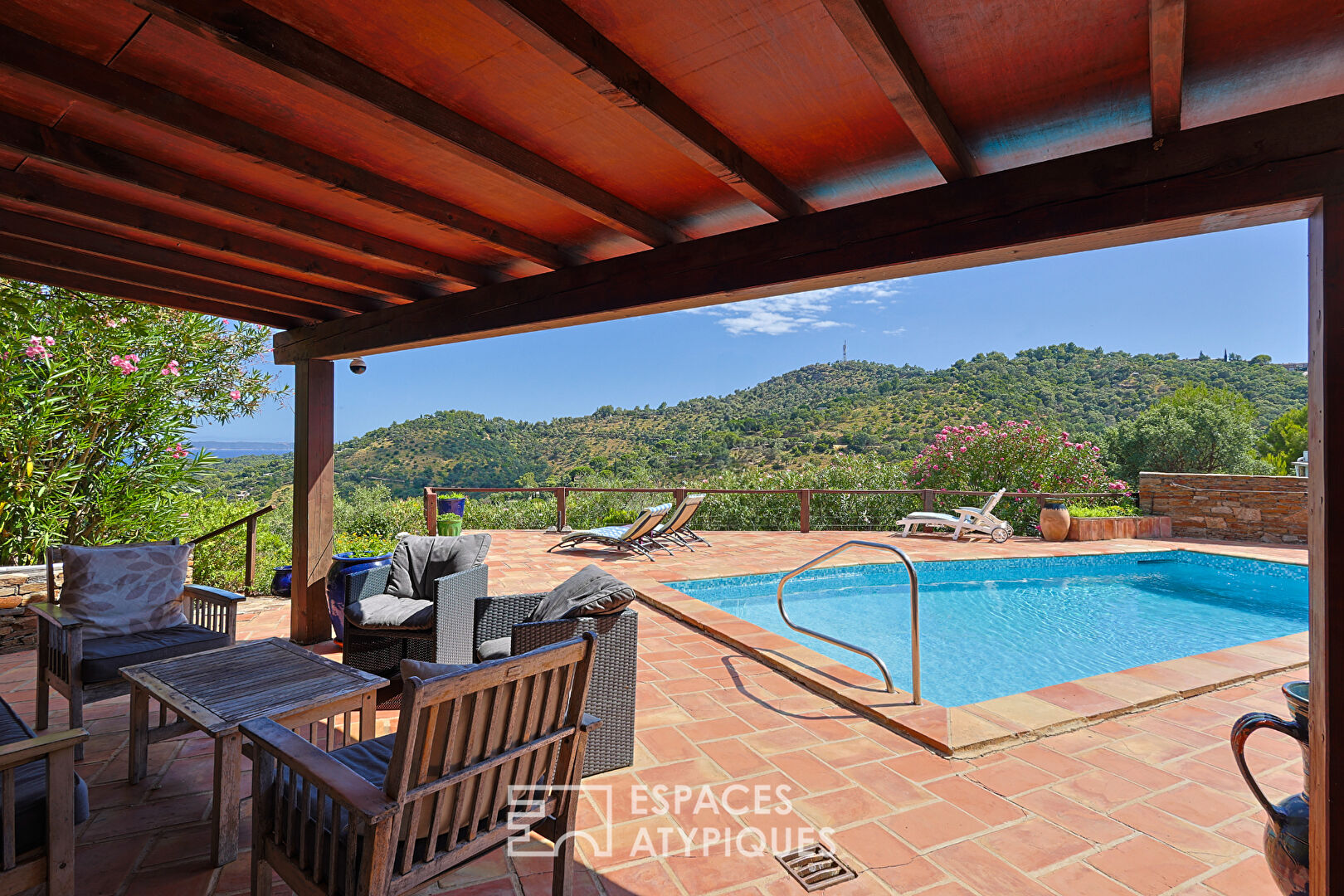 Villa familiale au Gaou-Bénat vue mer