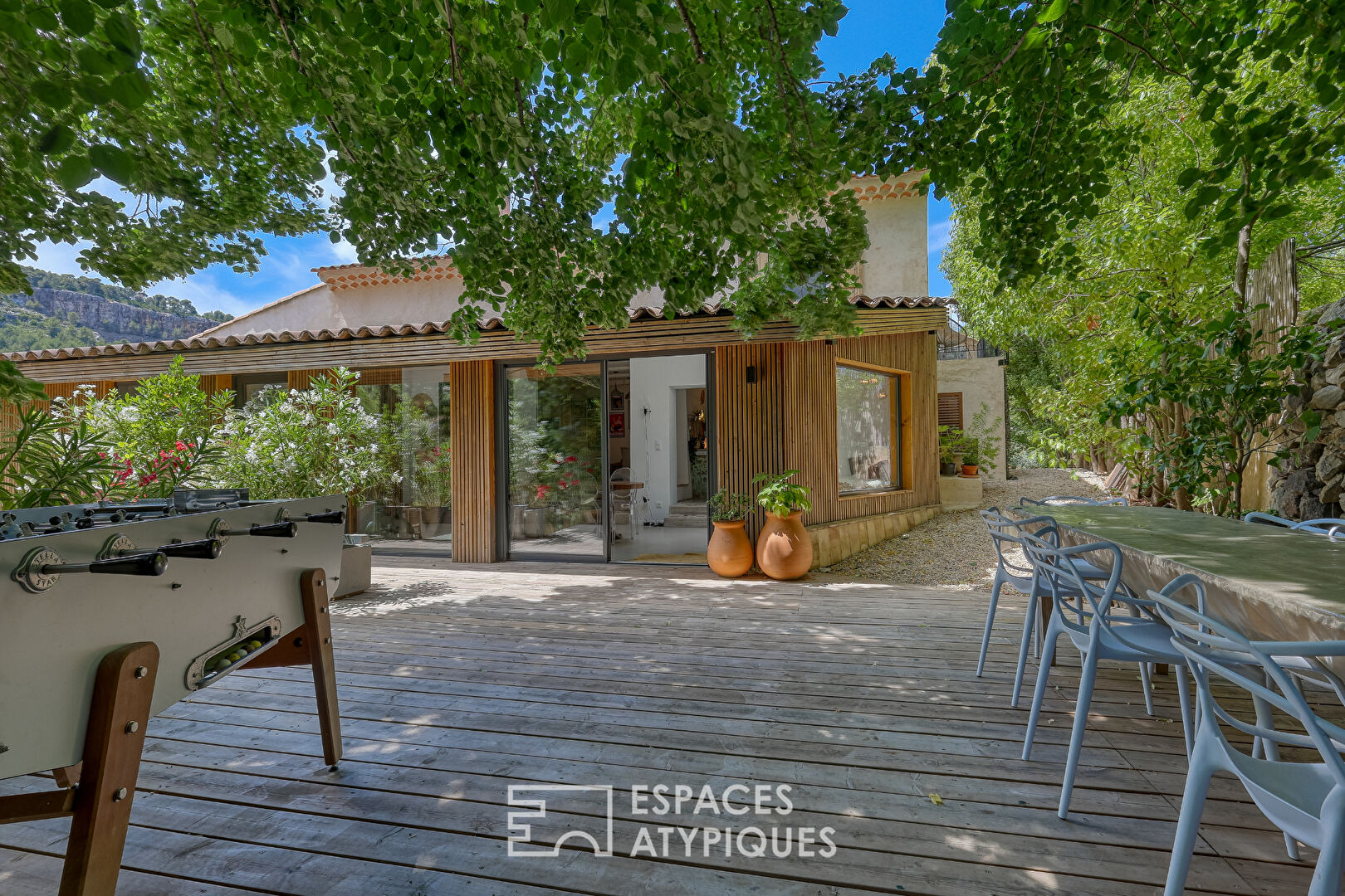 Propriété avec dépendance et piscine