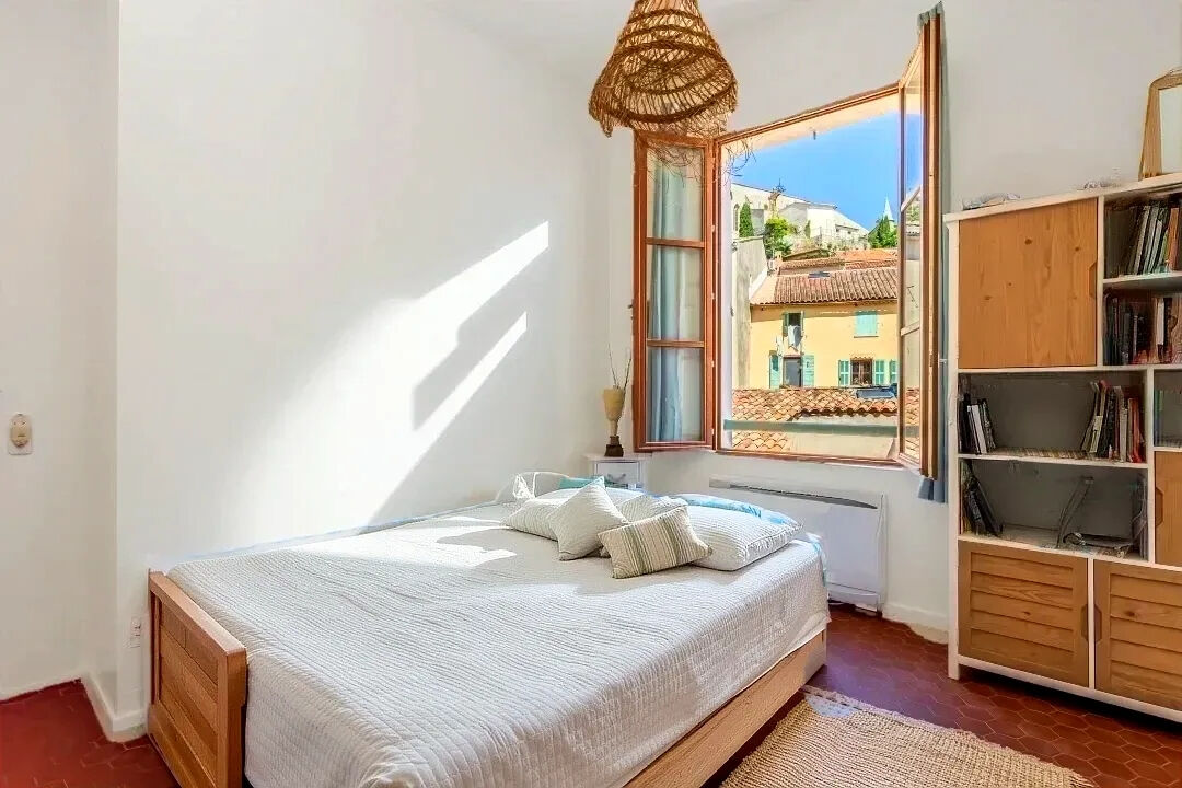 Charming apartment in the heart of Hyères,