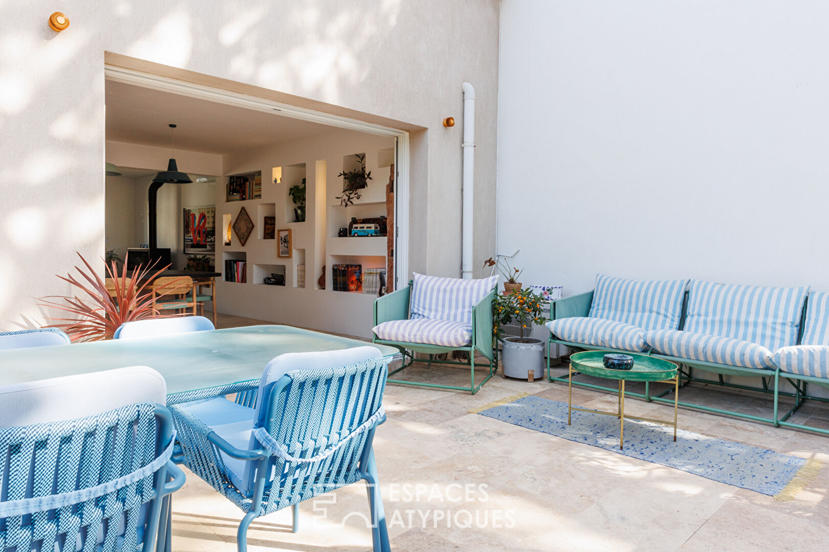 Real estate complex in La Capte with terraces, garage and beach 100 m away