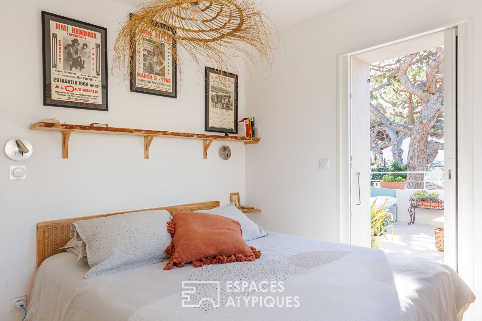 Real estate complex in La Capte with terraces, garage and beach 100 m away