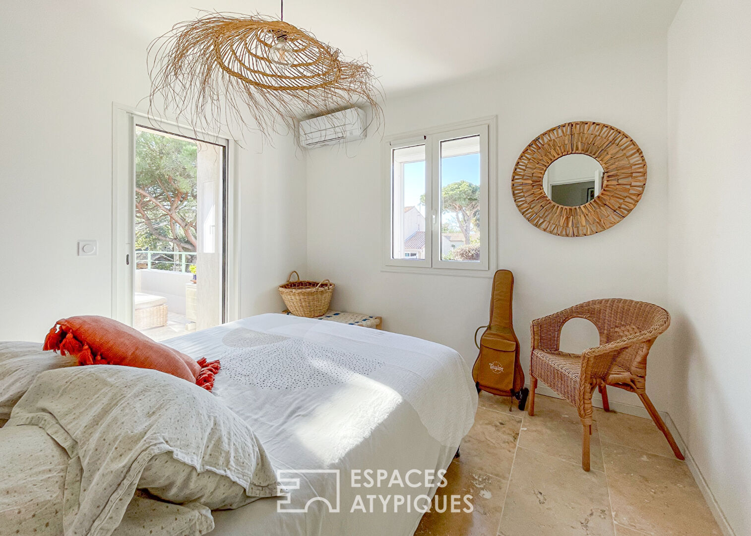 Real estate complex in La Capte with terraces, garage and beach 100 m away