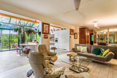 Propriété de deux maisons avec atelier et jardin