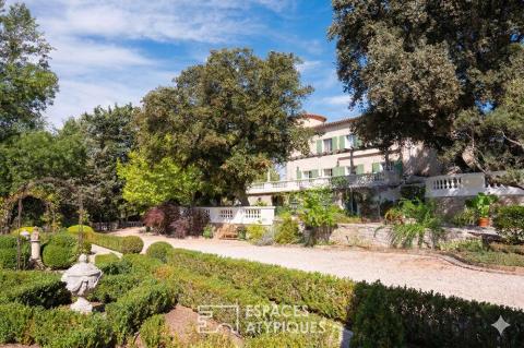 Domaine provençal avec parc arboré et annexes