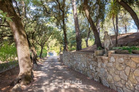 Domaine provençal avec parc arboré et annexes
