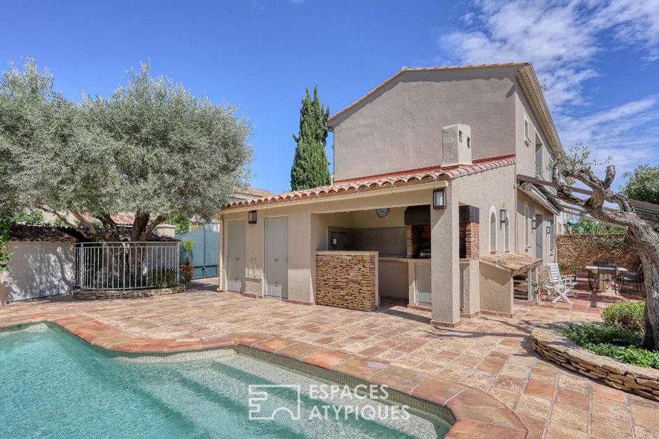 Bastide moderne avec jardin et piscine