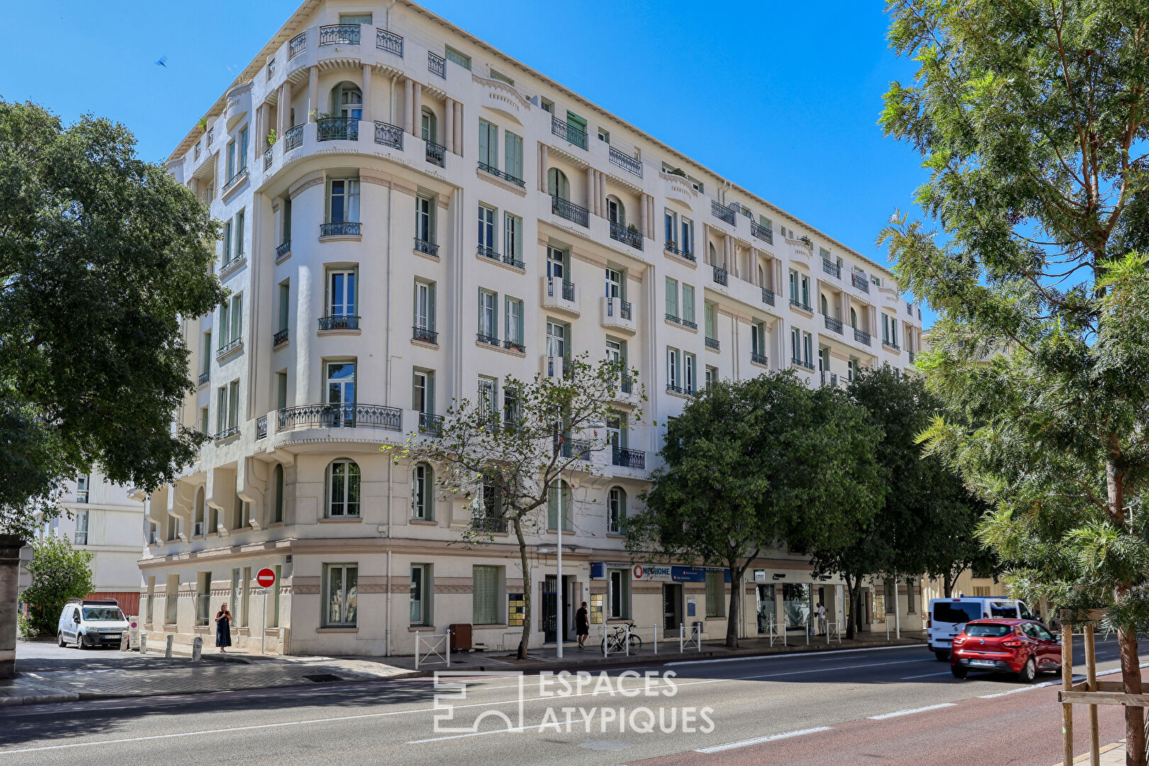 Appartement en attique dans un immeuble Art déco à Toulon