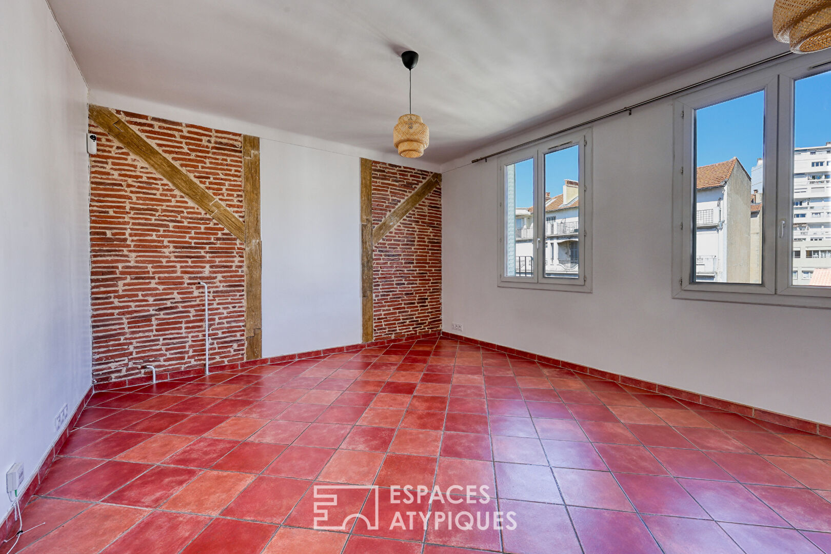 Appartement en attique dans un immeuble Art déco