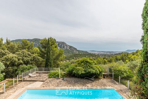 Authentic 19th century property with sea view and private park