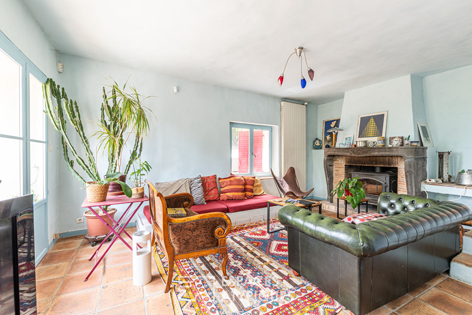 Authentic 19th century property with sea view and private park