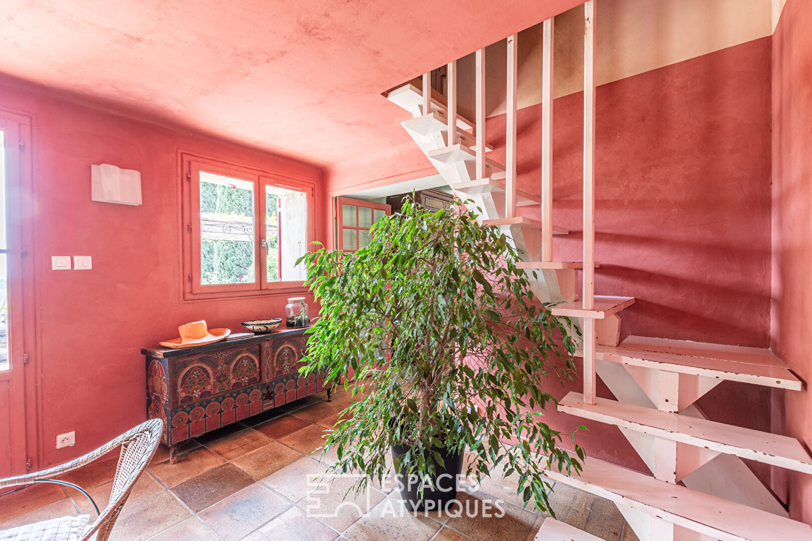 Authentic 19th century property with sea view and private park