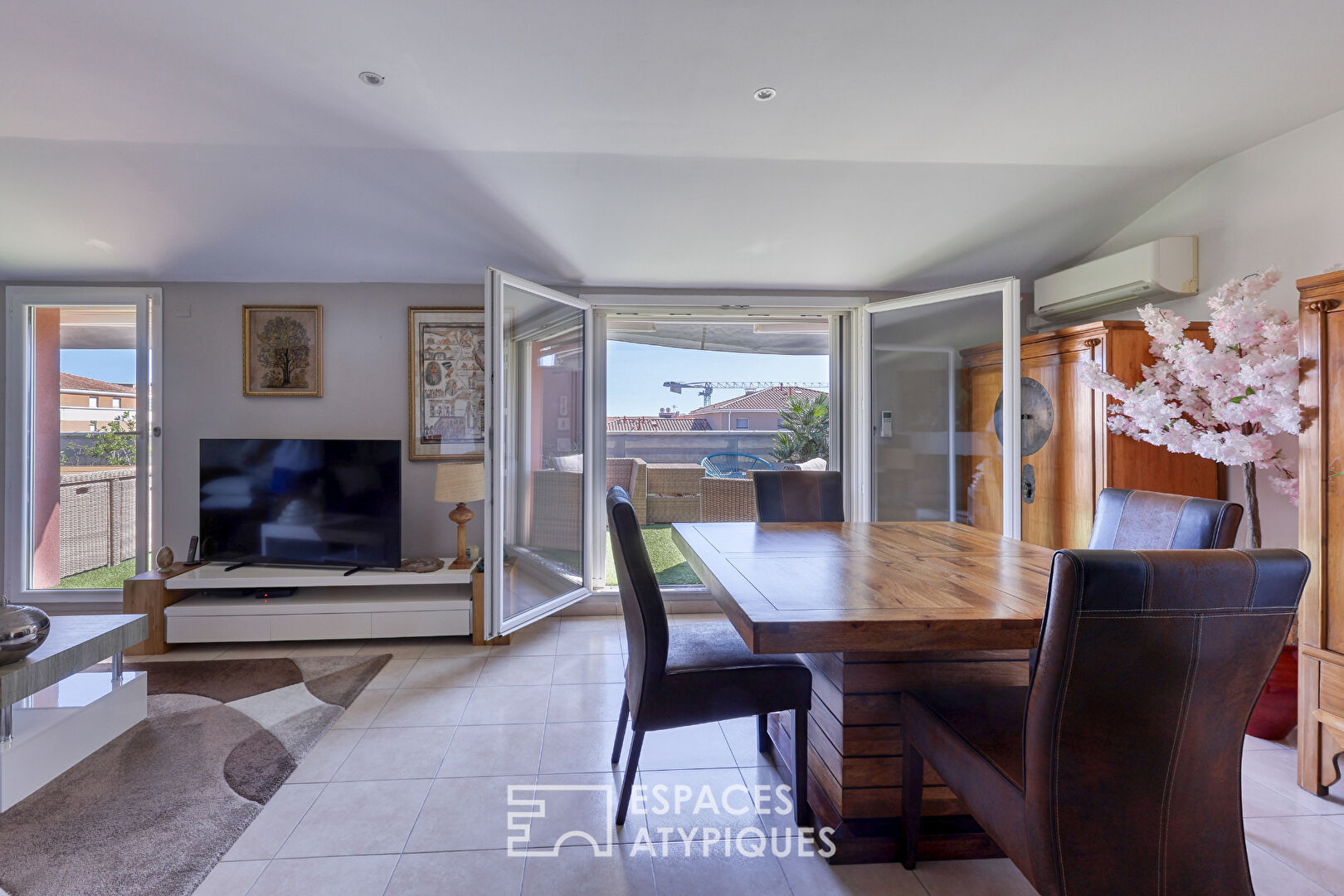 Contemporary top-floor apartment – 60 m2 terrace