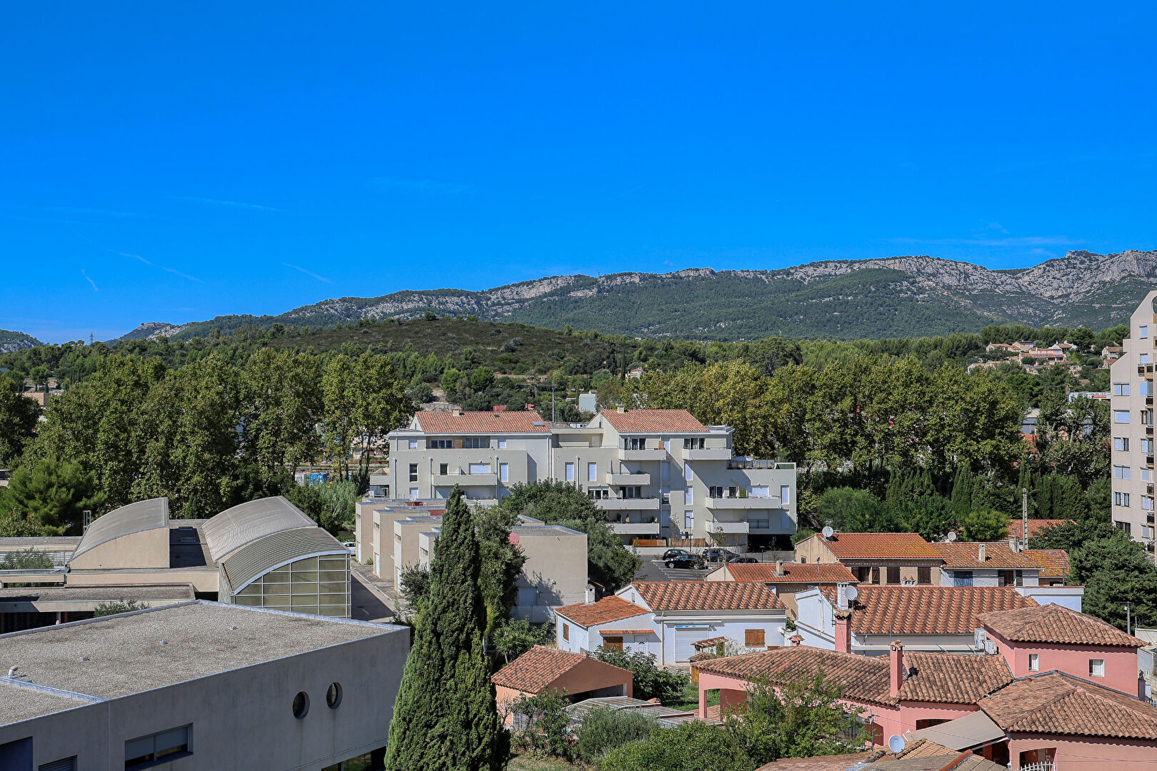 Contemporary top-floor apartment – 60 m2 terrace