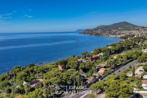 Elegant property with panoramic views of the sea and the Giens peninsula