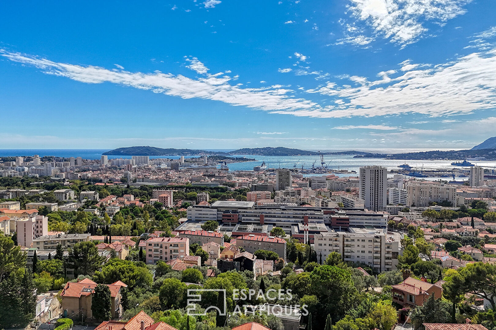 Villa d&rsquo;architecte vintage vue rade panoramique