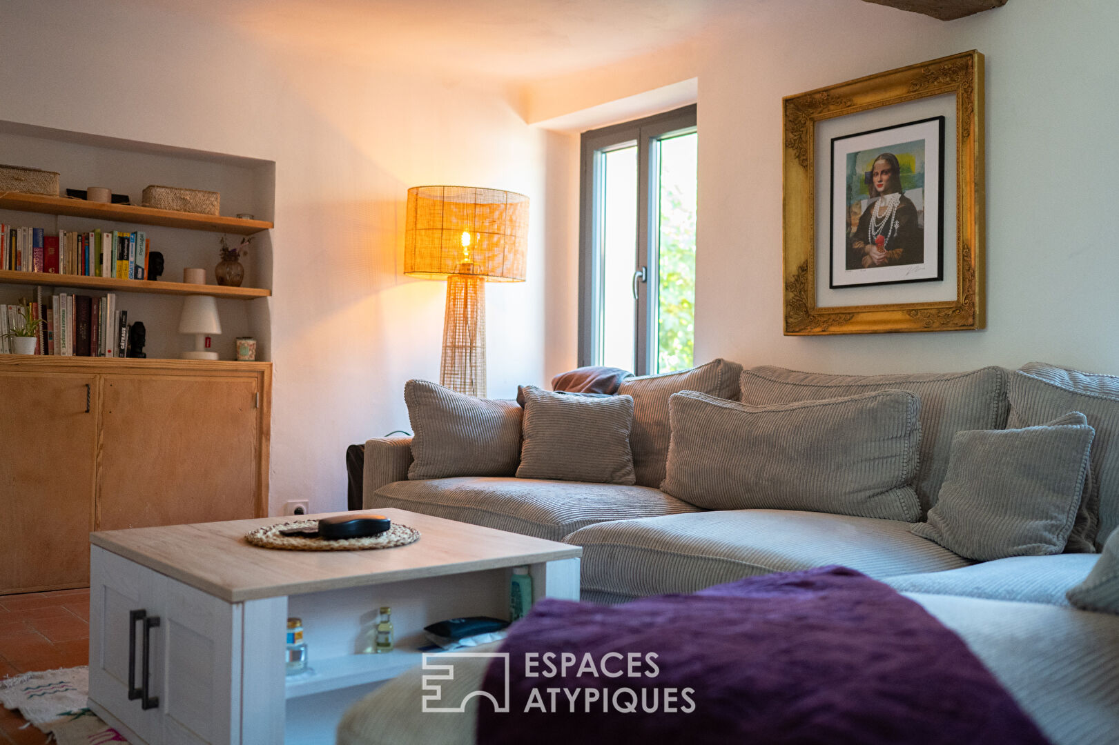 Maison en pierre rénovée avec piscine et jardin