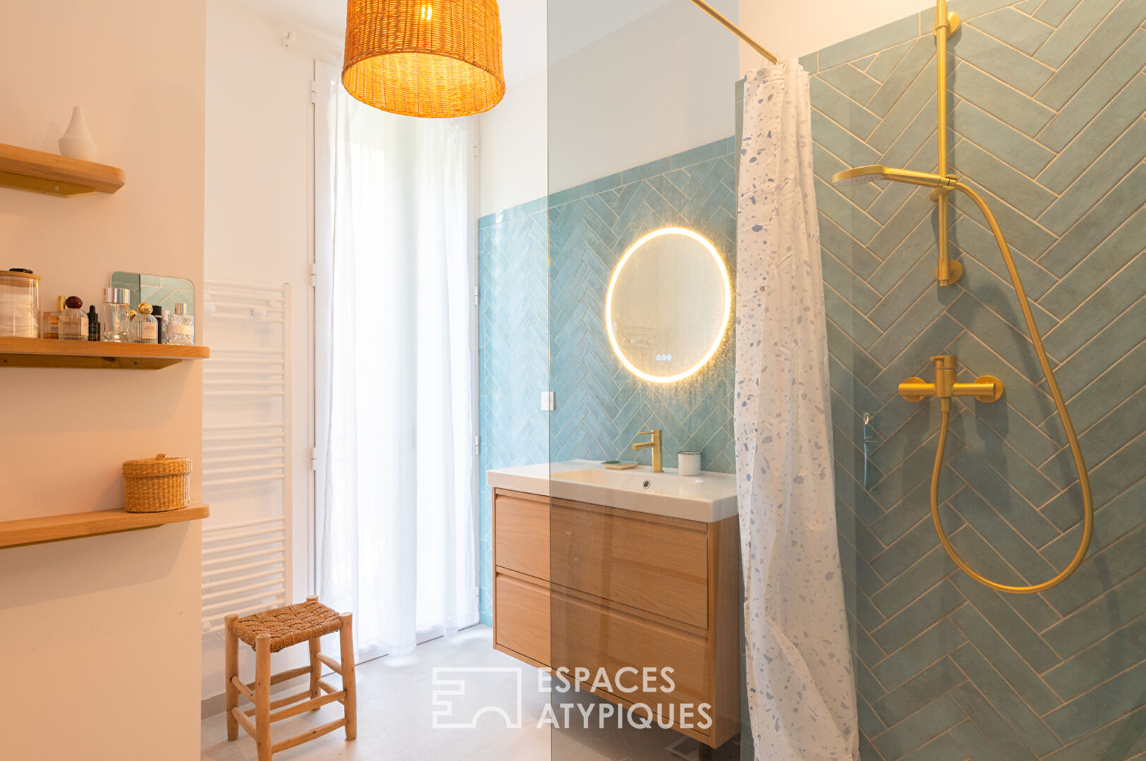 Appartement duplex avec toit terrasse proche mer et marché