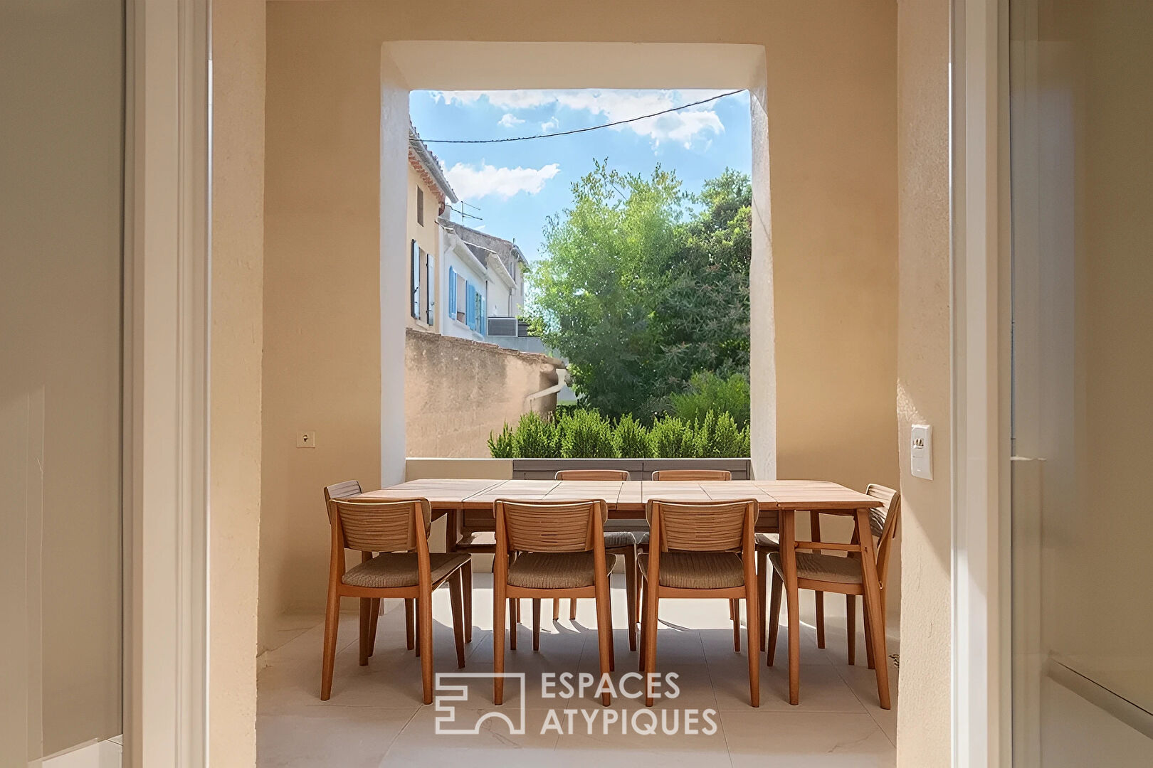 Tastefully renovated apartment in the heart of Le Beausset