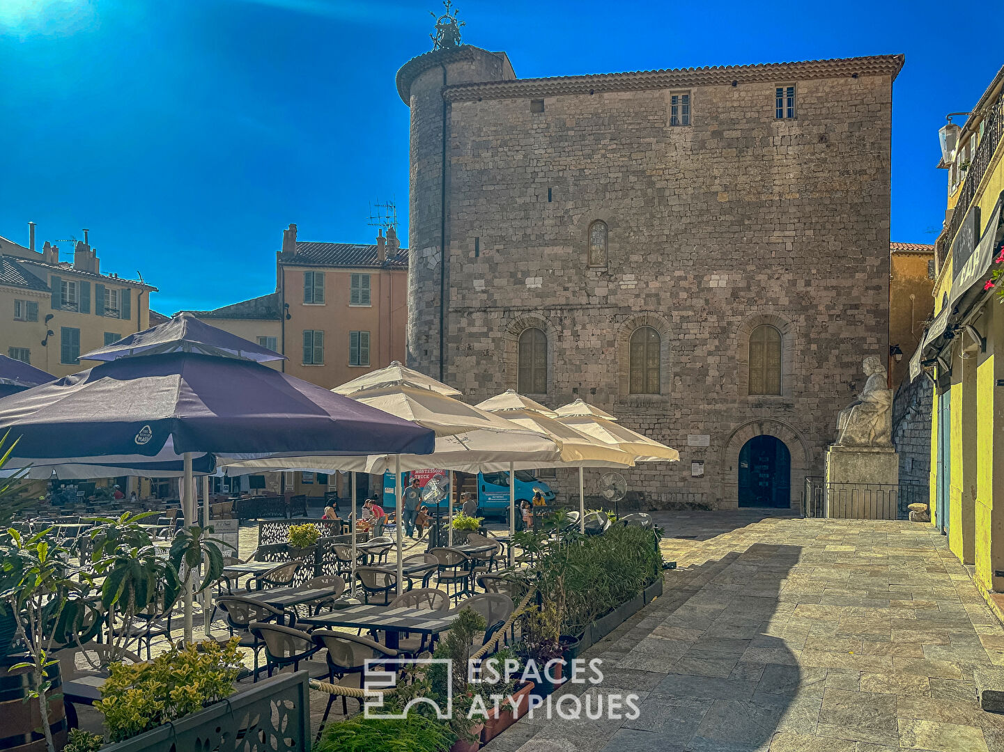 Propriété historique vue mer en coeur de ville