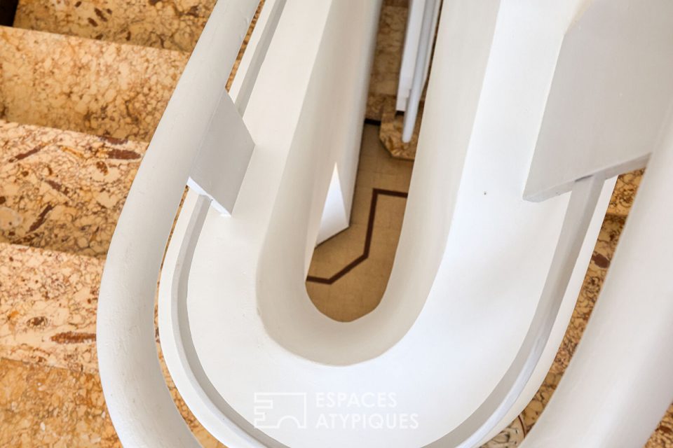 Duplex rénové avec extérieur et stationnement à Hyères