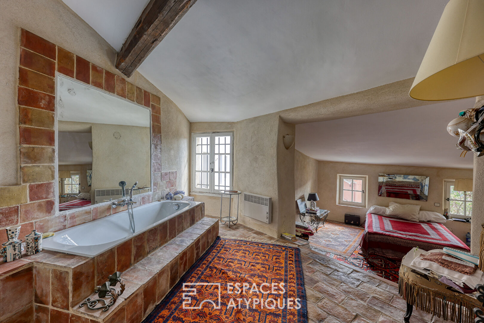 Maison authentique au coeur du village du Revest