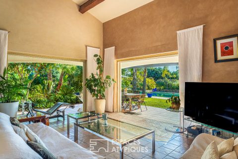 Villa de caractère avec piscine et tennis