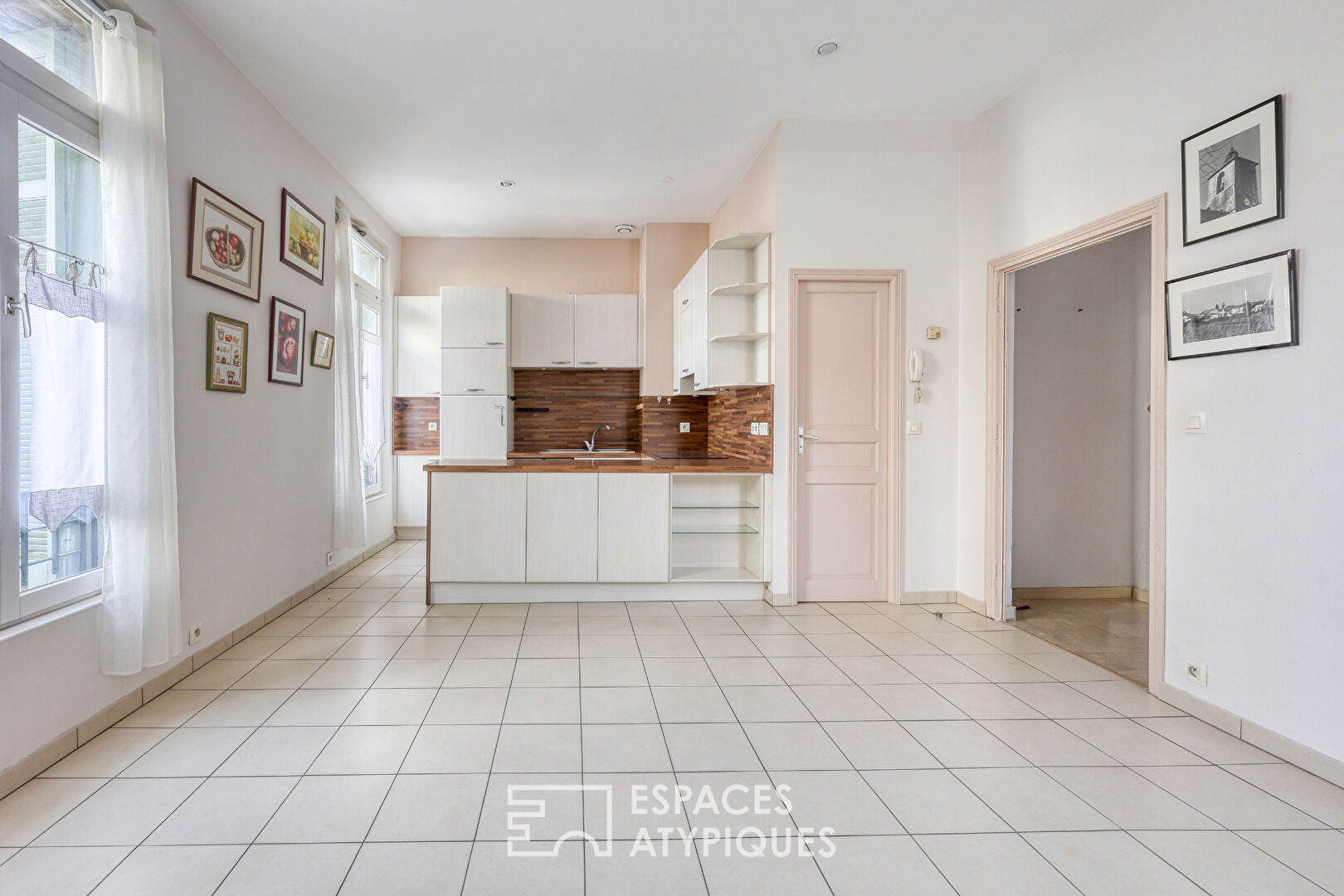 Superb historic duplex, with terraces, in a quiet location in the heart of Hyères city centre