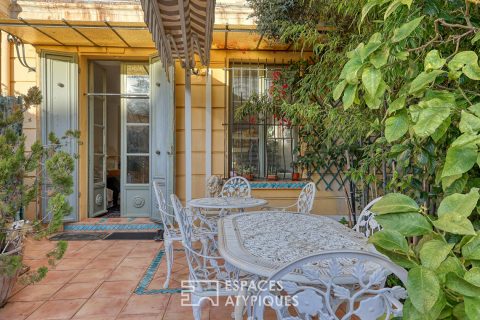 Grand rez-de-jardin avec extérieur dans le centre de Hyères