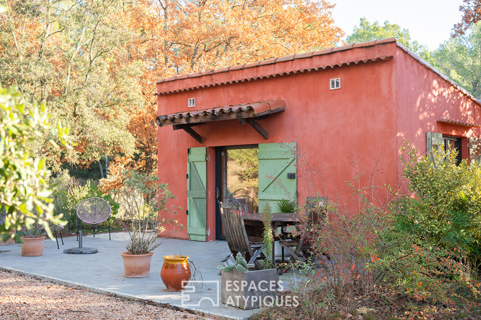 Maison de caractère dépendance, piscine et vue