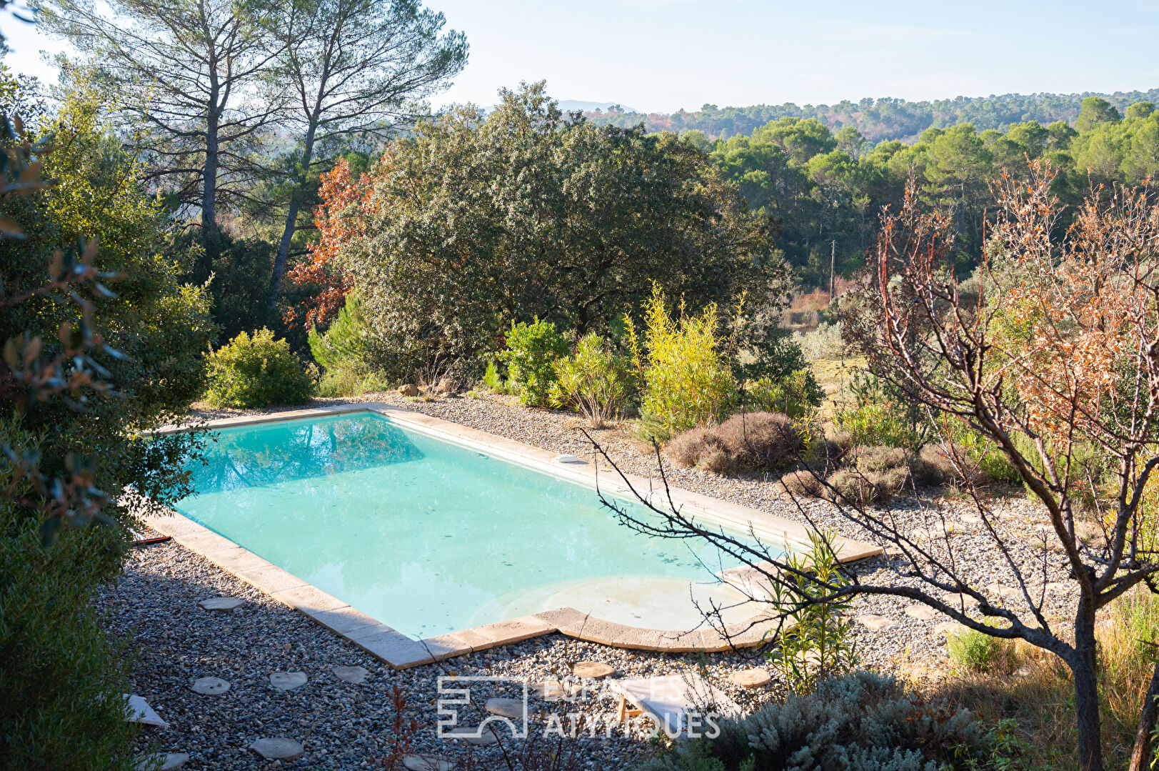 Maison de caractère dépendance, piscine et vue