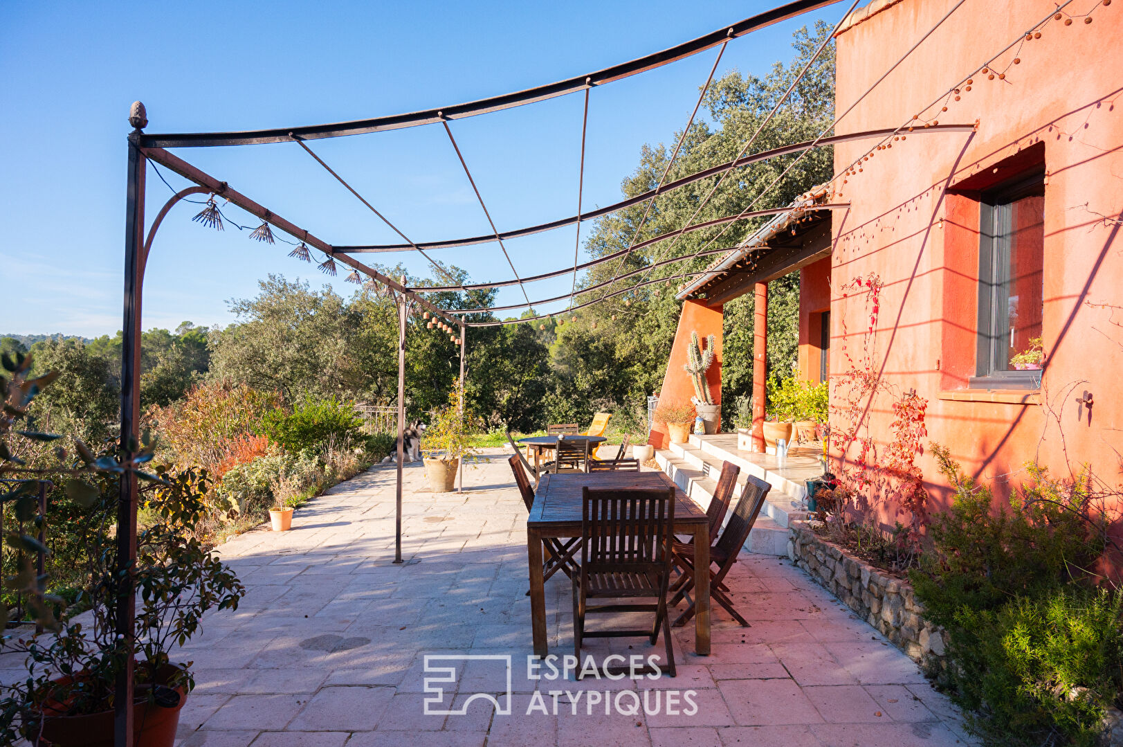 Maison de caractère dépendance, piscine et vue
