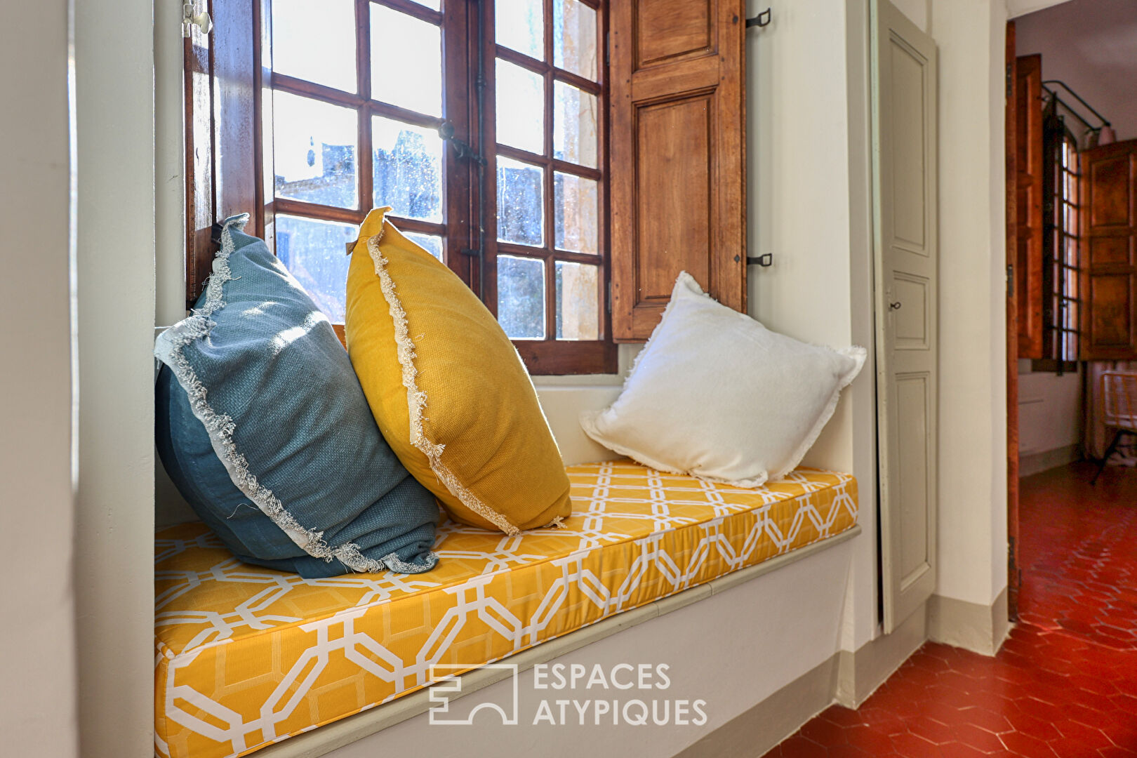 Appartement de charme entièrement rénové et meublé