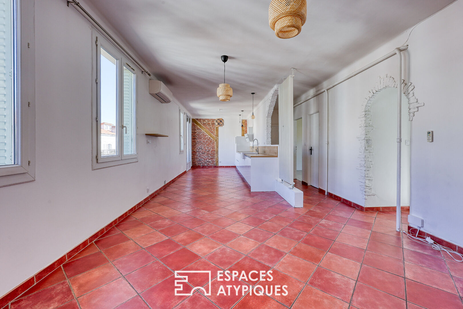 Apartment in the city center, Art Deco building