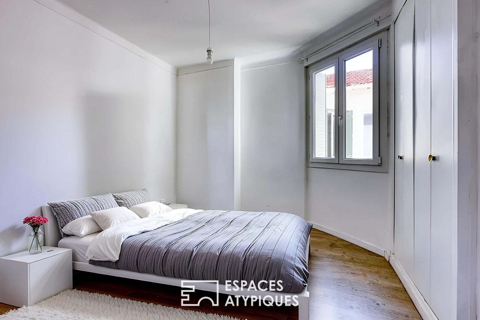 Apartment in the city center, Art Deco building