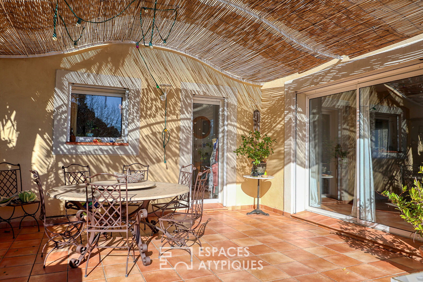 Villa familiale d&rsquo;architecte avec jardin et piscine