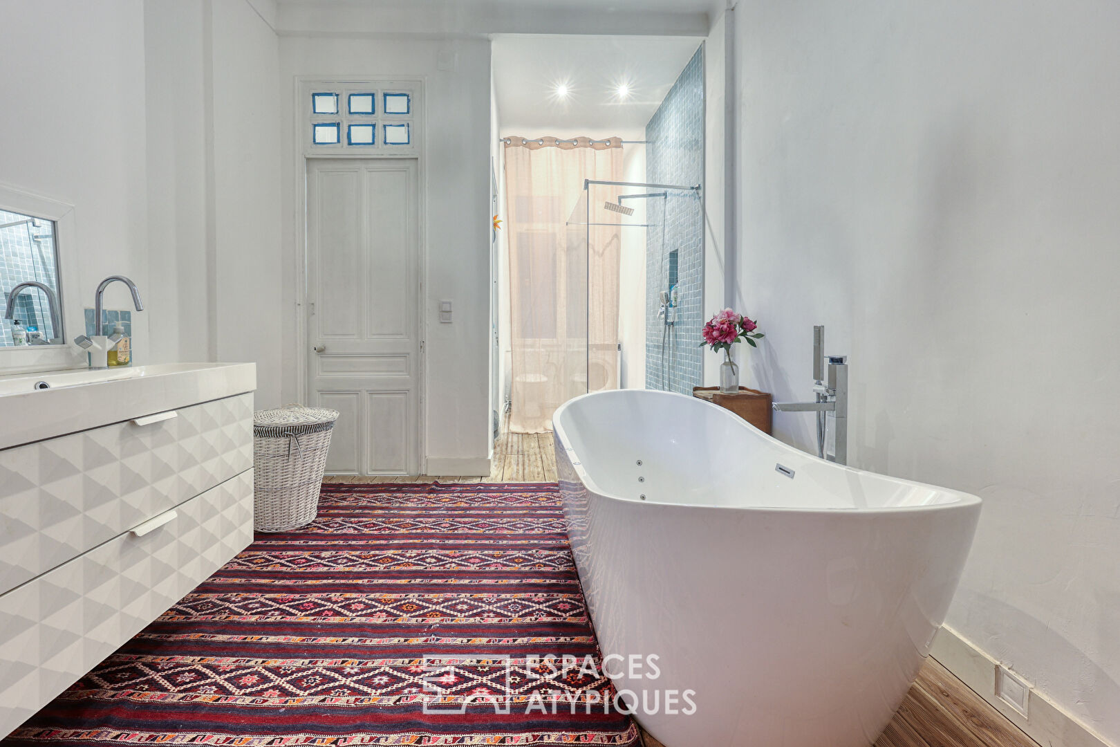 Appartement Art Déco et courbes magistrales