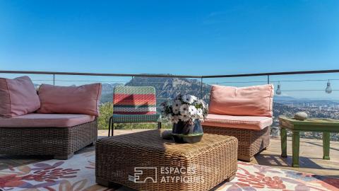 Villa dominante vue mer